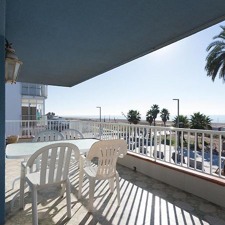 Apartamento En 1Era Linea Mar Con Terraza De 25M2 Castelldefels Dış mekan fotoğraf