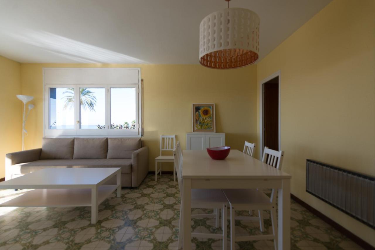 Apartamento En 1Era Linea Mar Con Terraza De 25M2 Castelldefels Dış mekan fotoğraf
