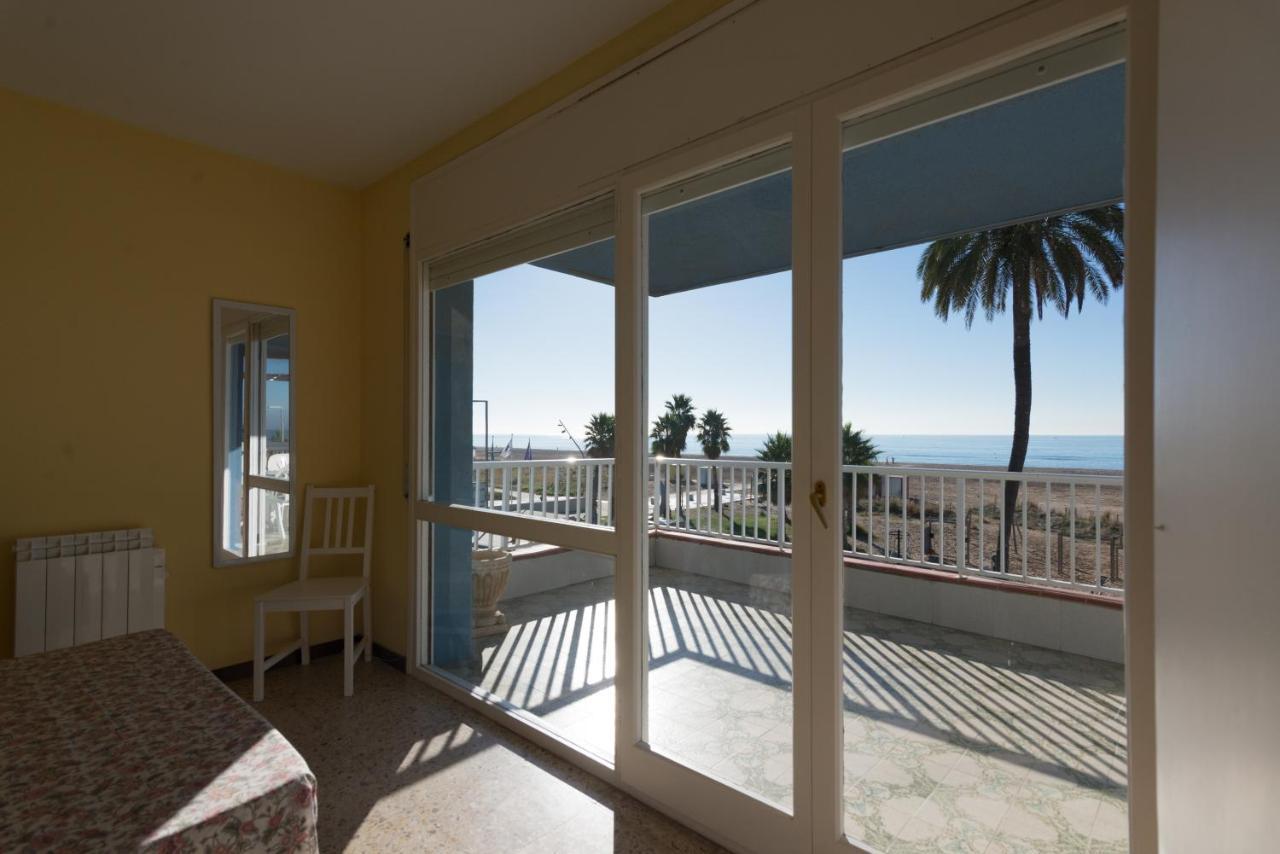 Apartamento En 1Era Linea Mar Con Terraza De 25M2 Castelldefels Dış mekan fotoğraf